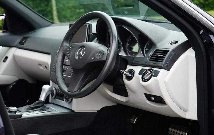 Voiture de courtoisie Landos